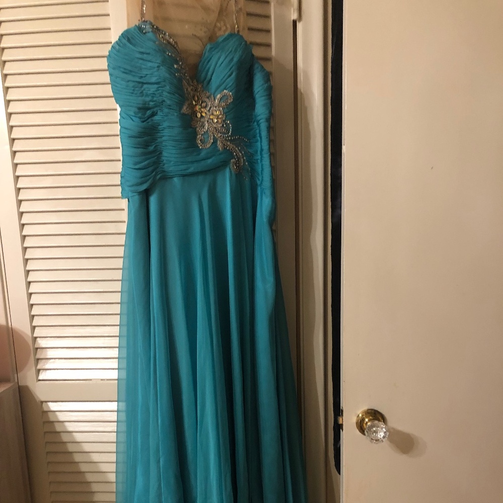 Beautiful Boutique Teal Evening Gown with Sheer Pink Shawl